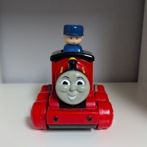 💜2/$20💜 Vintage TOMY Thomas Push And Go Train With Conductor, 1998